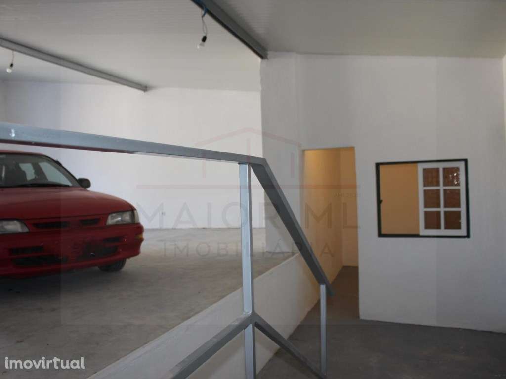 Garagem e Arrecadação Fechada a 3 Km de Rio Maior - Grande imagem: 2/15