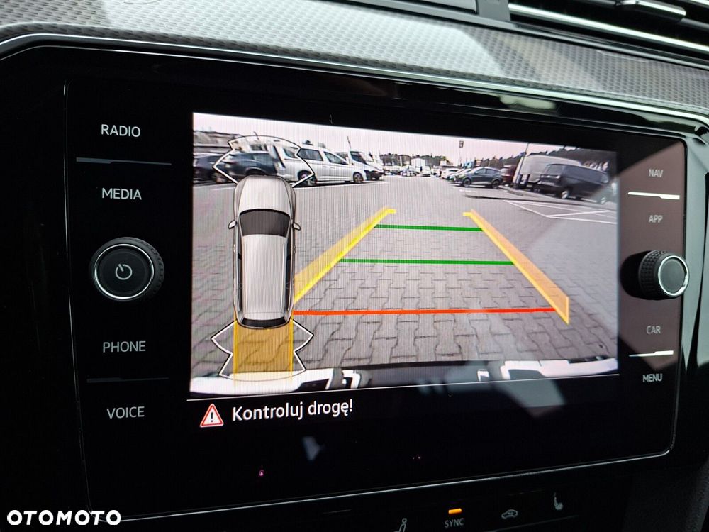 Volkswagen Passat - 32