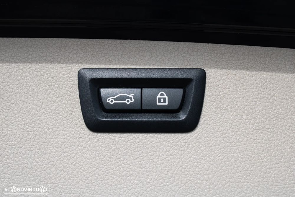 BMW 320 d Touring Aut. Efficient Dynamics Edition Sport Line - 9