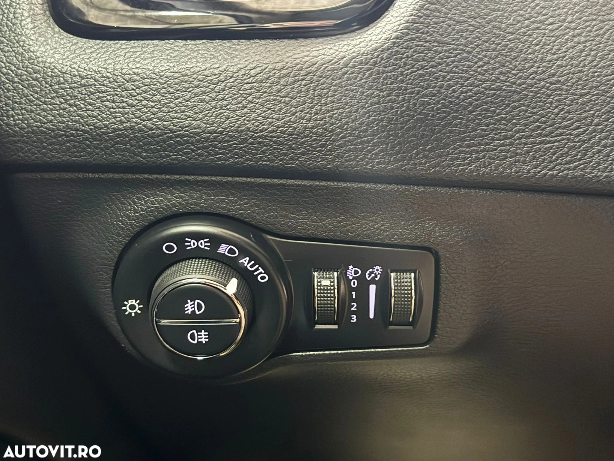 Jeep Compass 2.0 M-Jet 4x4 AT Limited - 30