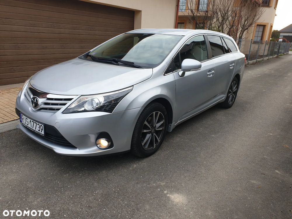 Toyota Avensis - 2
