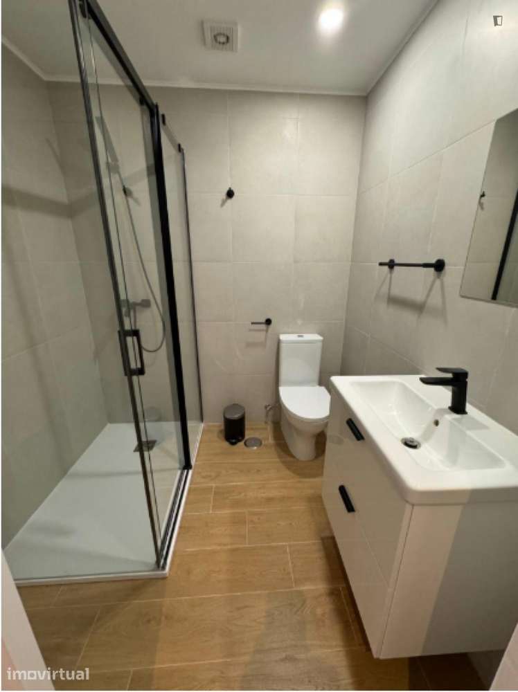 Quarto - localizado em Setubal - Grande imagem: 4/14