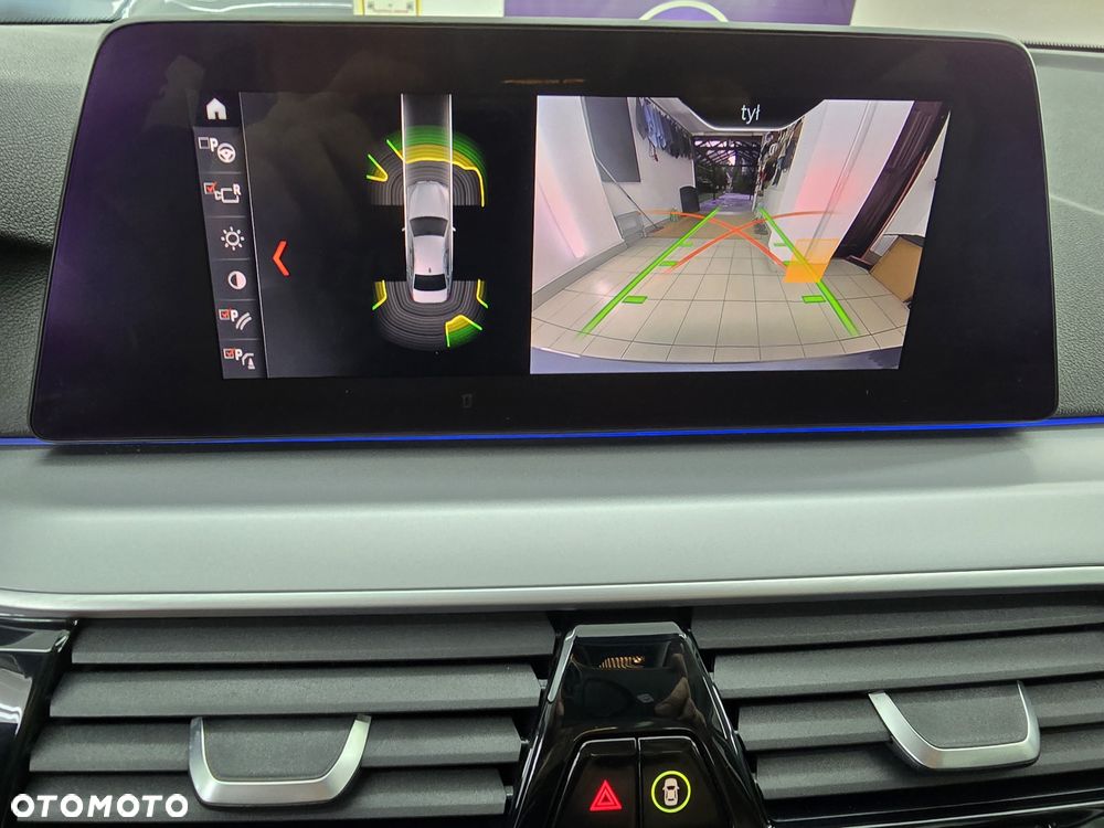 BMW Seria 5 520d xDrive MHEV - 23