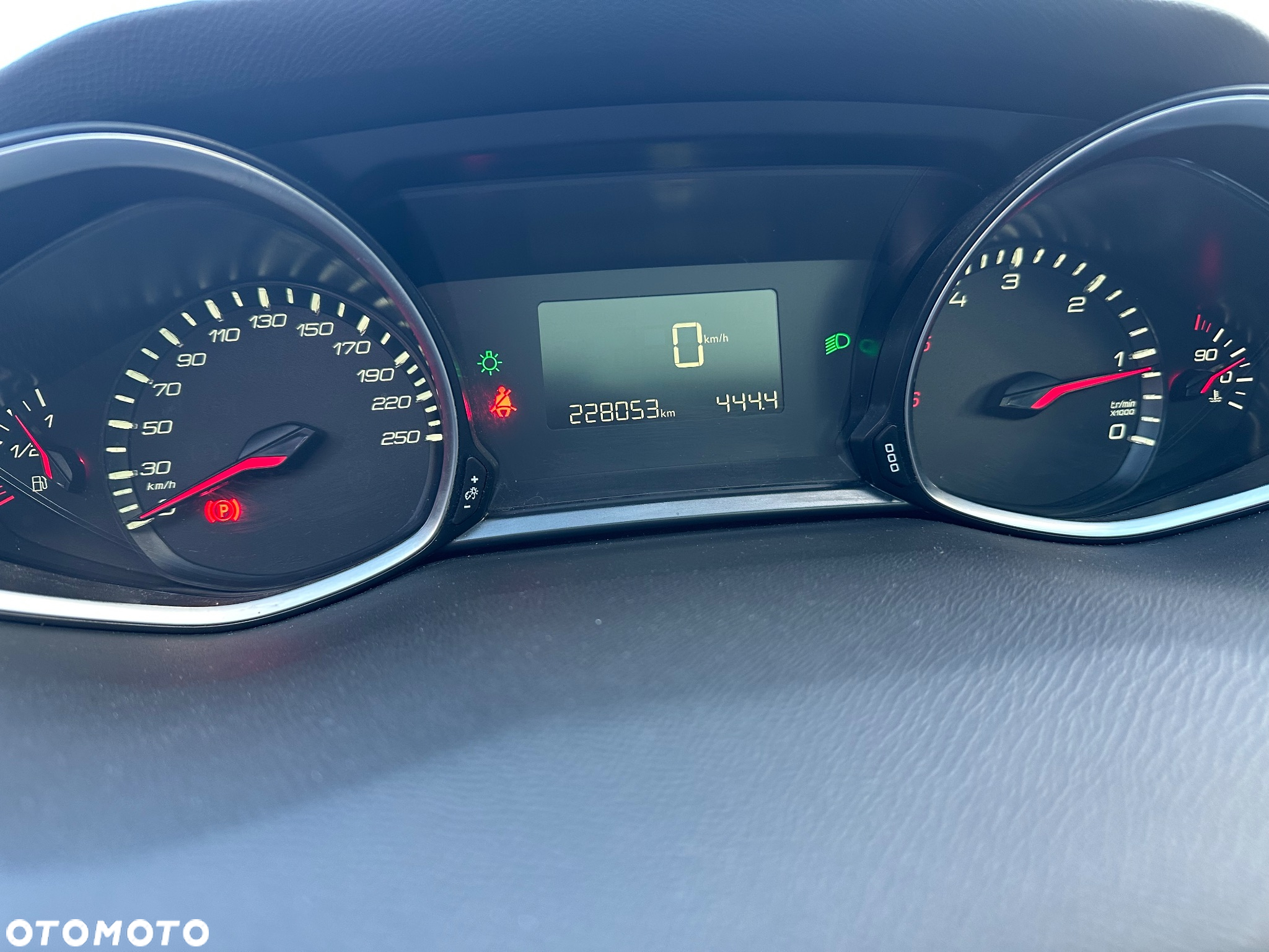 Peugeot 308 1.6 BlueHDi Allure S&S - 25