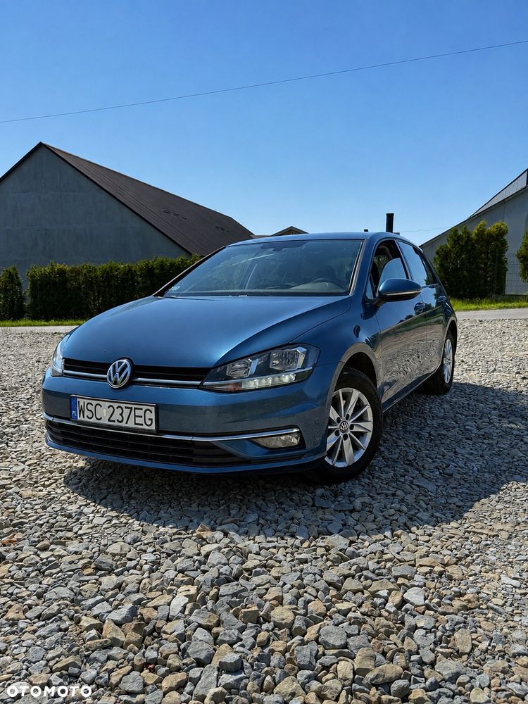Volkswagen Golf - 1