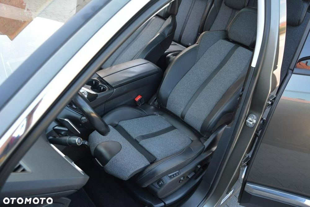 Peugeot 5008 THP 165 EAT6 Stop & Start Allure - 22