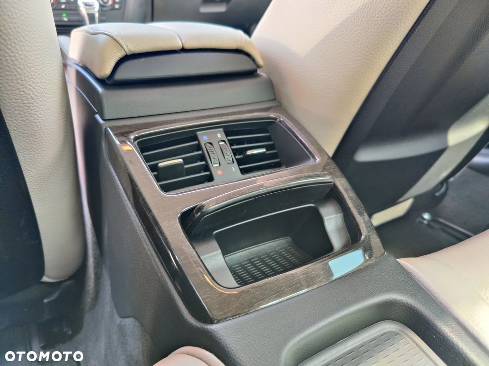 BMW Seria 3 318i Edition Exclusive - 21