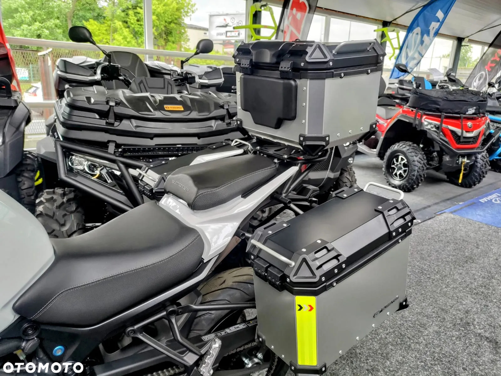 QJMOTOR 900 S - 12