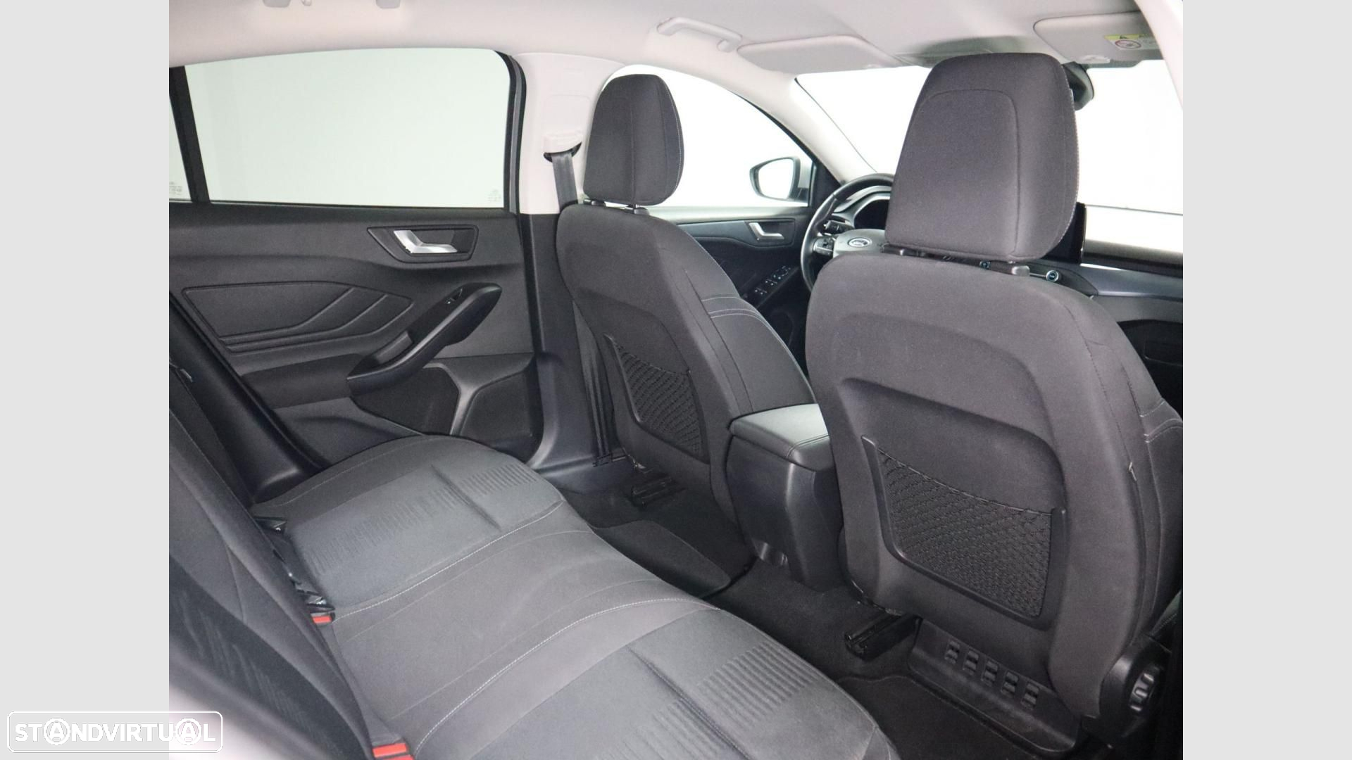 Ford Focus 1.0 EcoBoost Active X - 5