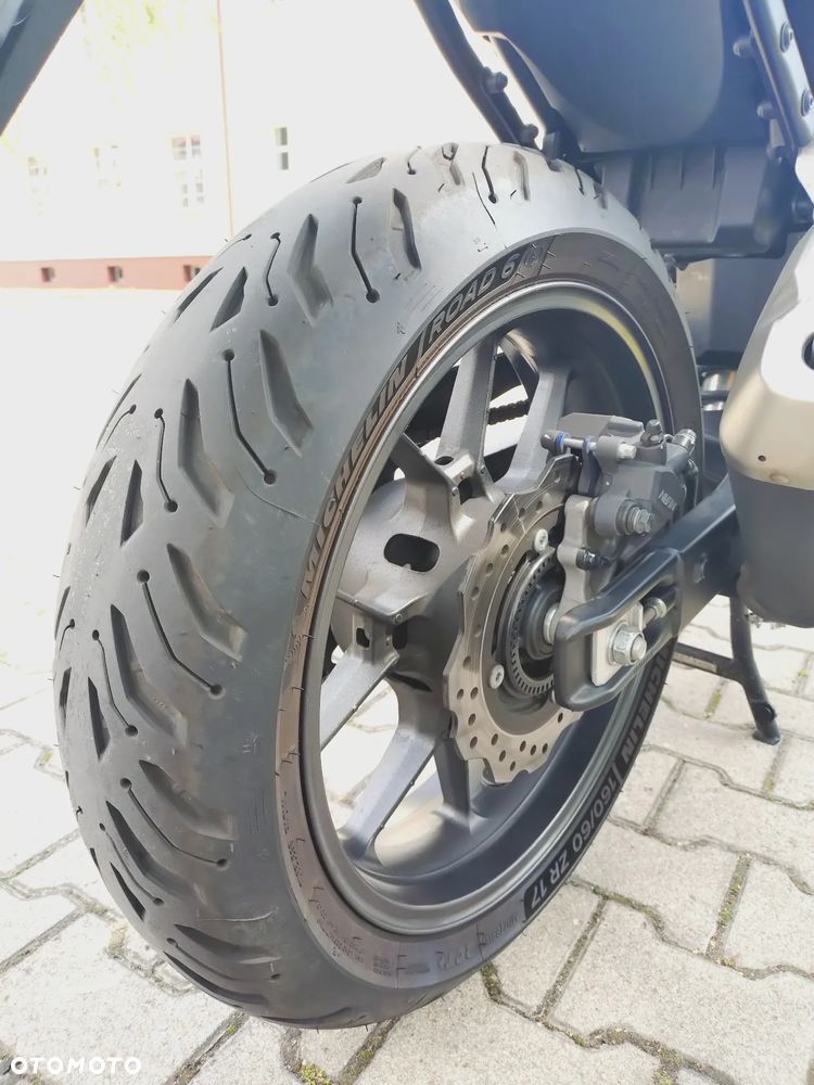 Honda CB - 8