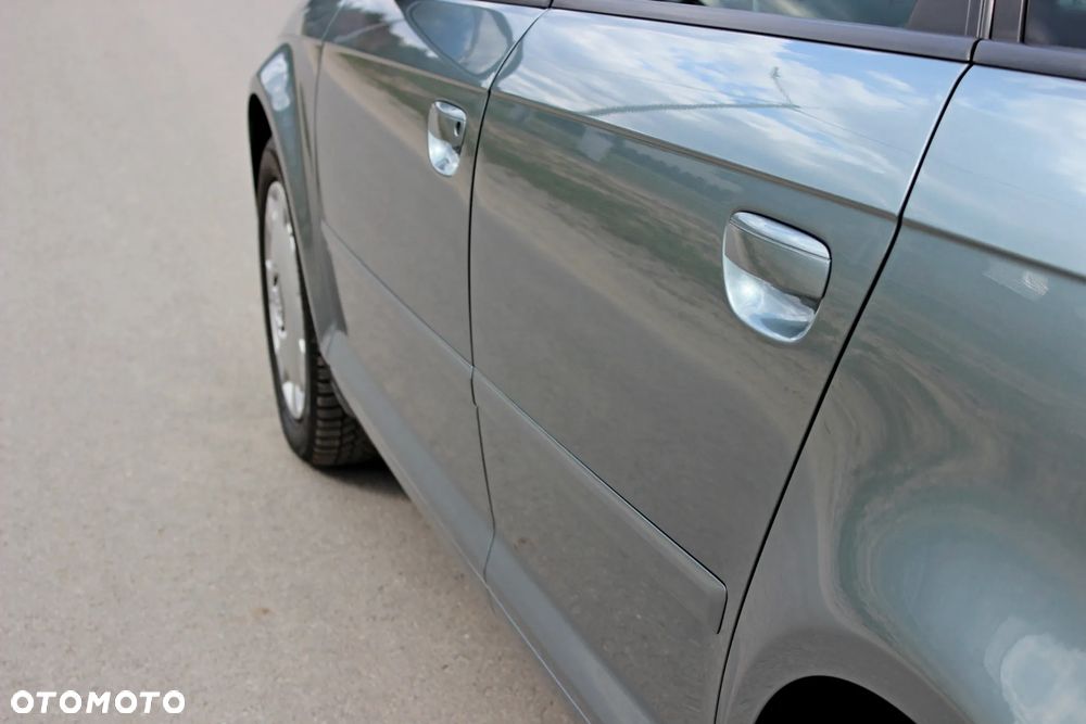 Audi A3 Sportback 1.6 Ambiente - 16