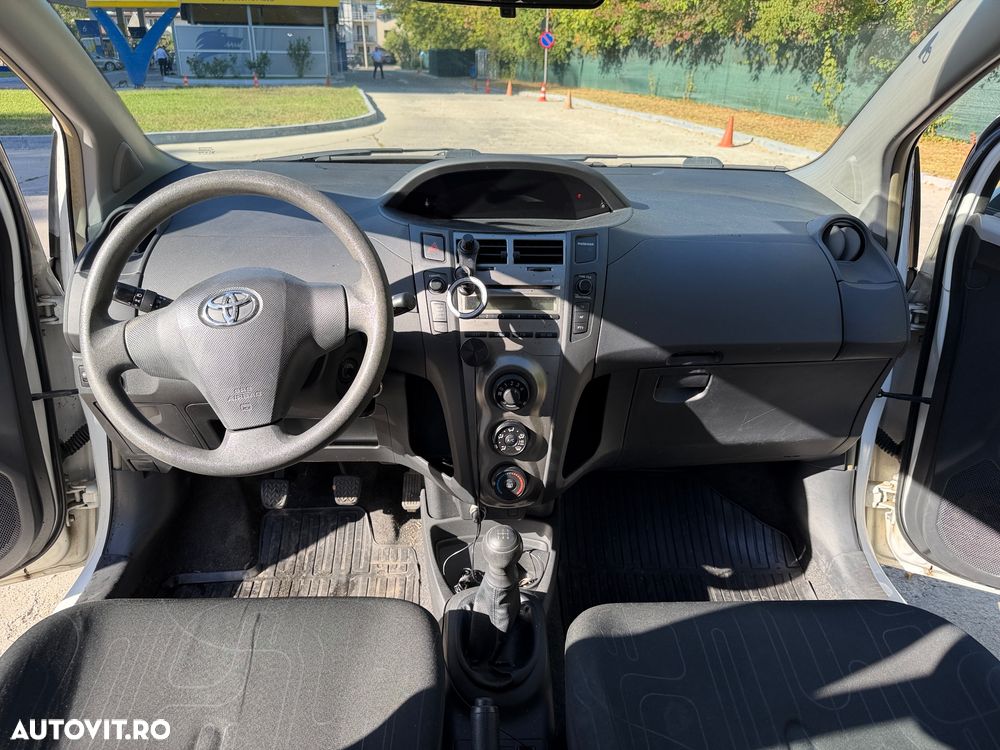 Toyota Yaris 1.0 VVT-i Terra - 12