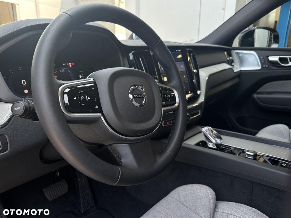 Volvo XC 60 - 30