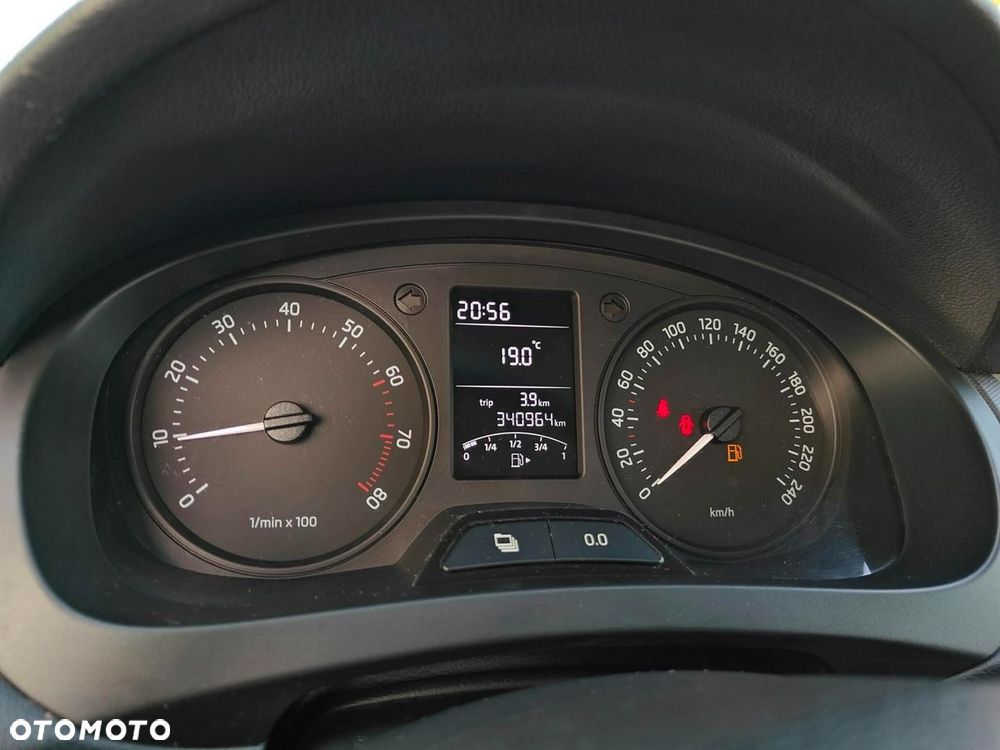 Skoda RAPID - 16
