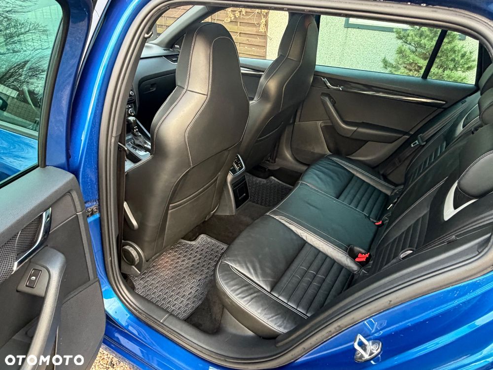 Skoda Octavia 2.0 TDI DSG RS - 13