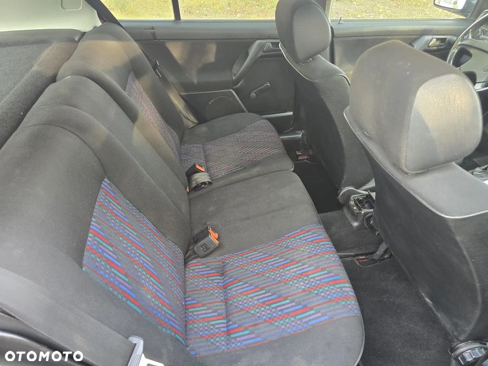 Volkswagen Golf 1.8 GTI - 10