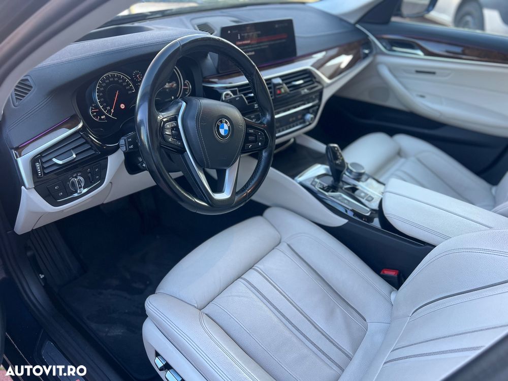 BMW Seria 5 540i Aut. Luxury Line - 14