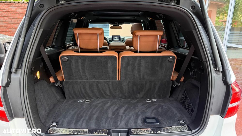 Mercedes-Benz GLS - 11