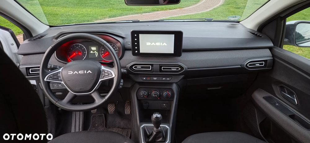 Dacia Sandero - 8