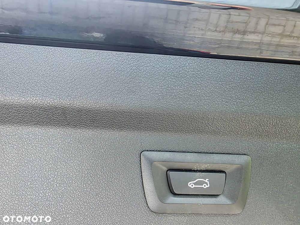 BMW iX2 eDrive20 66.5kWh M Sport - 28