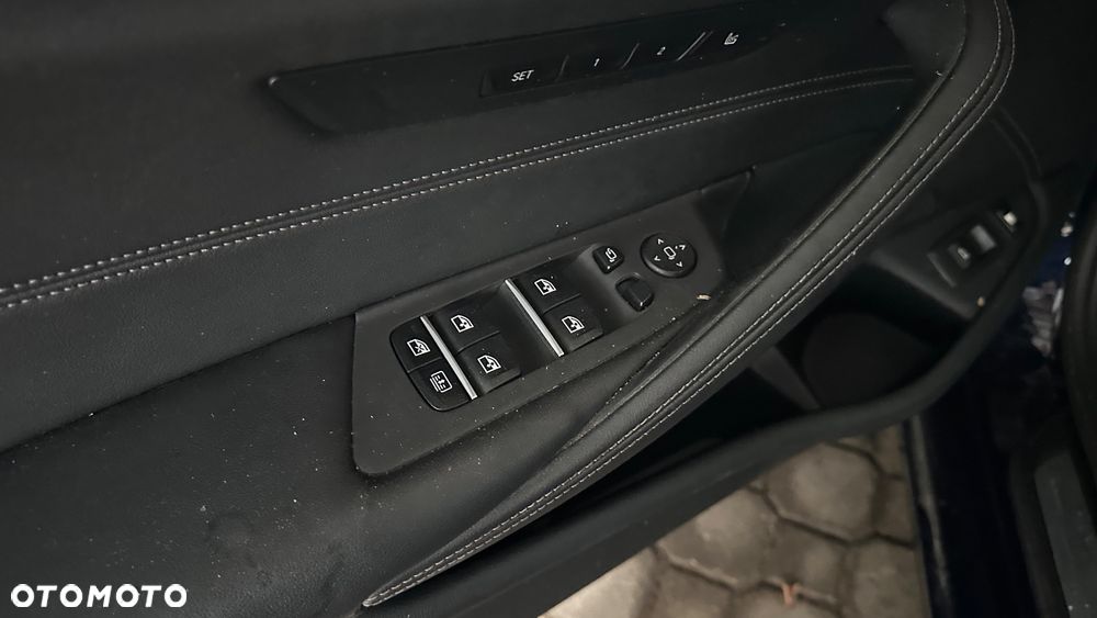 BMW Seria 5 530e xDrive Luxury Line sport - 19