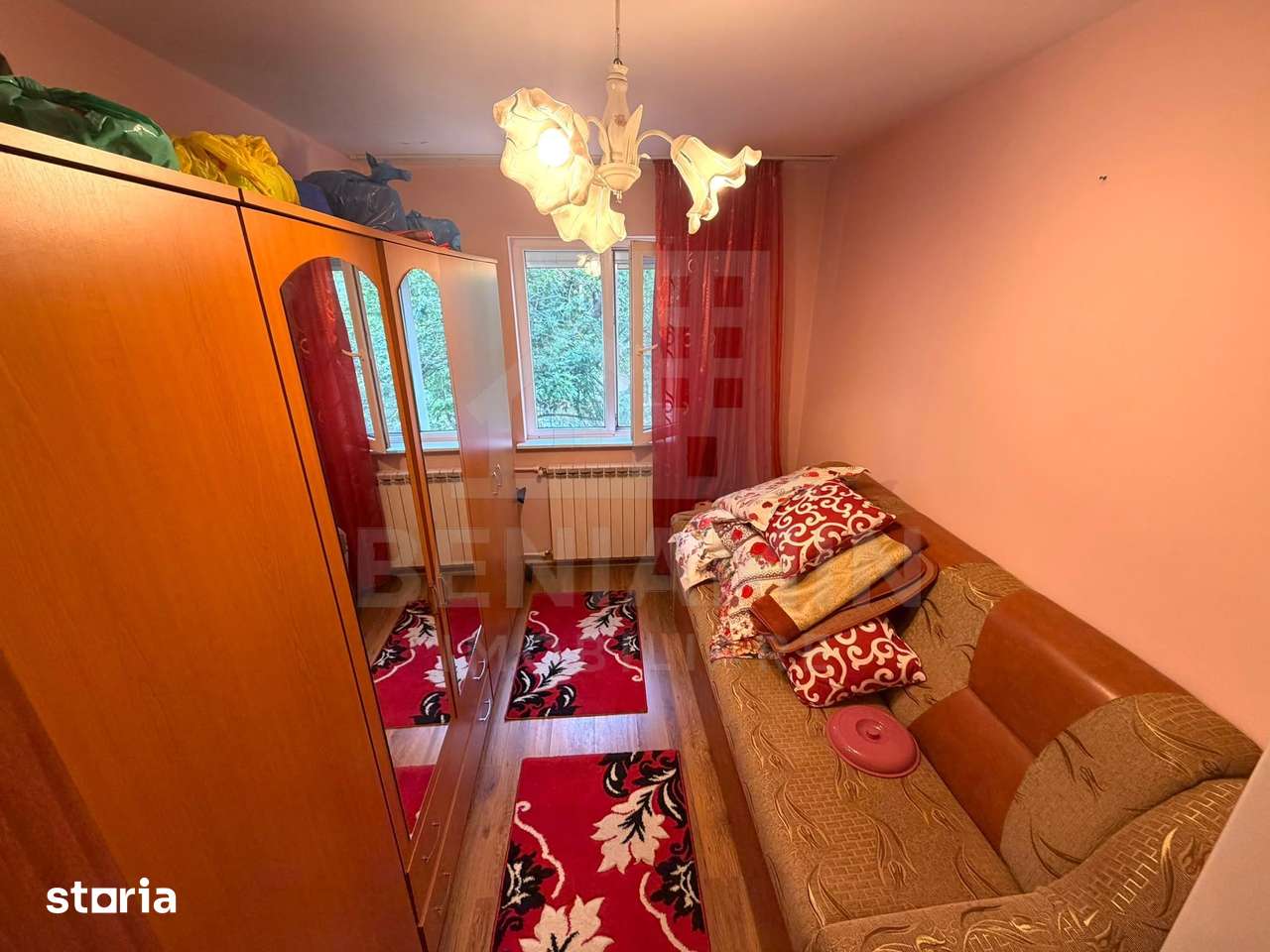 Apartament cu 3 camere - Craiovita Noua - etaj intermediar - Imagine principală: 4/7