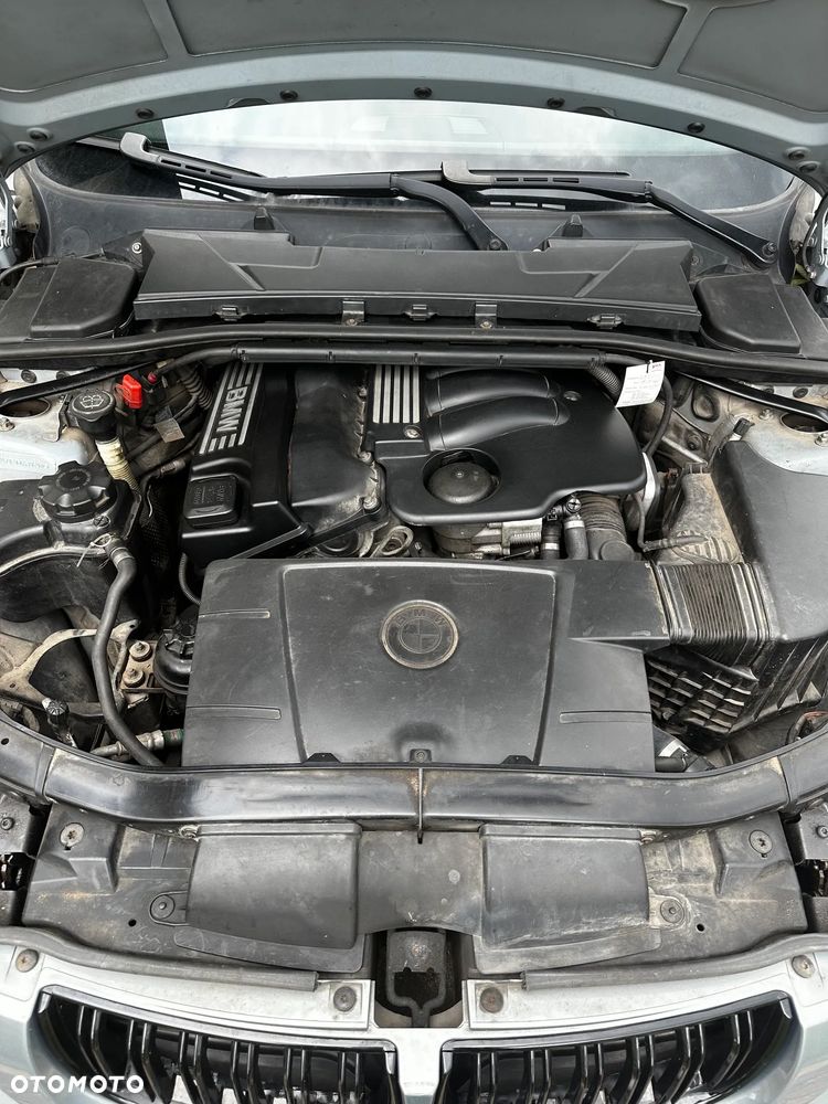 BMW Seria 3 320i - 4