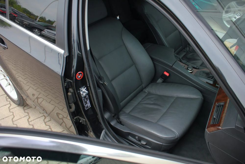 BMW Seria 5 525i - 7