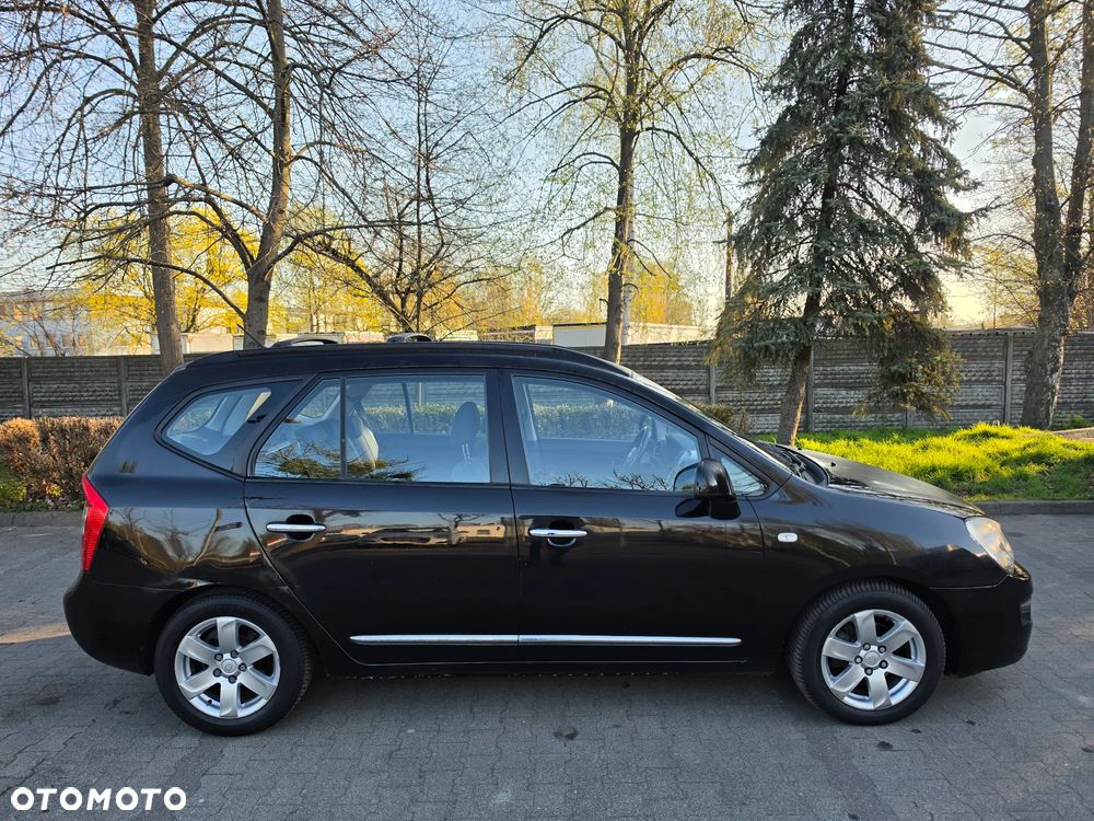 Kia Carens - 7