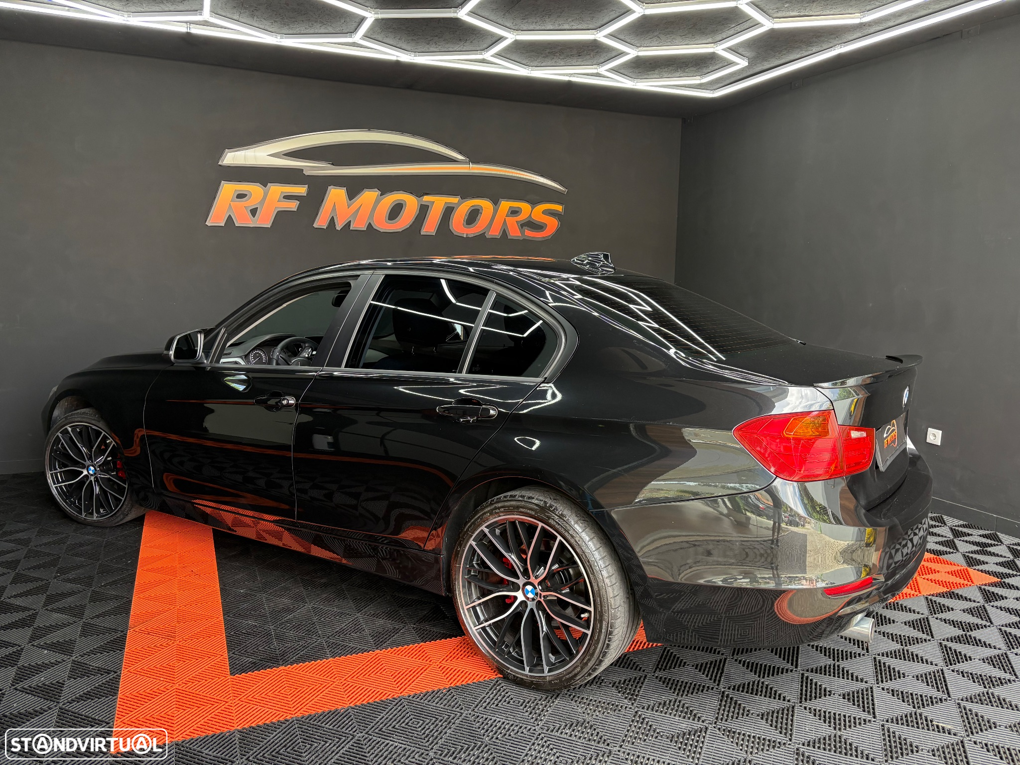 BMW 318 d Aut. Sport Line - 24
