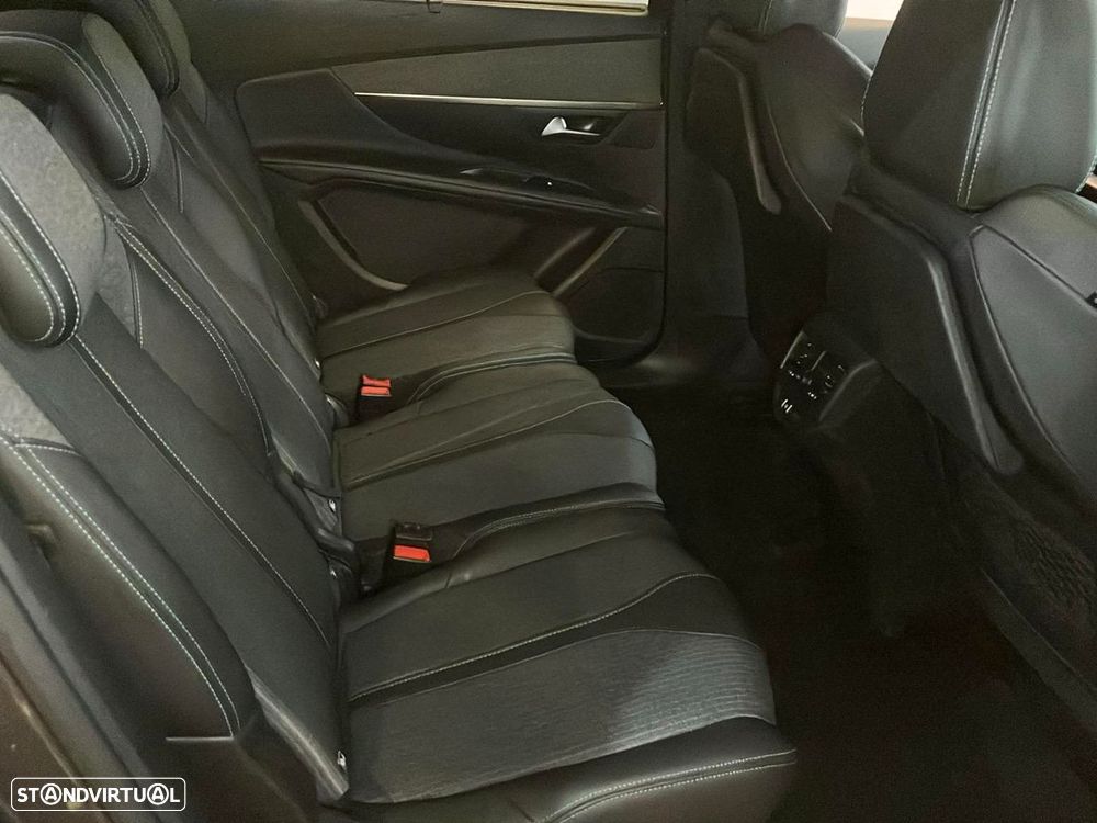 Peugeot 5008 1.5 BlueHDi Allure Pack EAT8 - 17