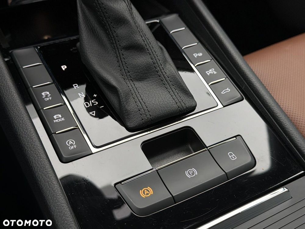 Skoda Superb 2.0 TDI SCR 4x4 L&K DSG - 23