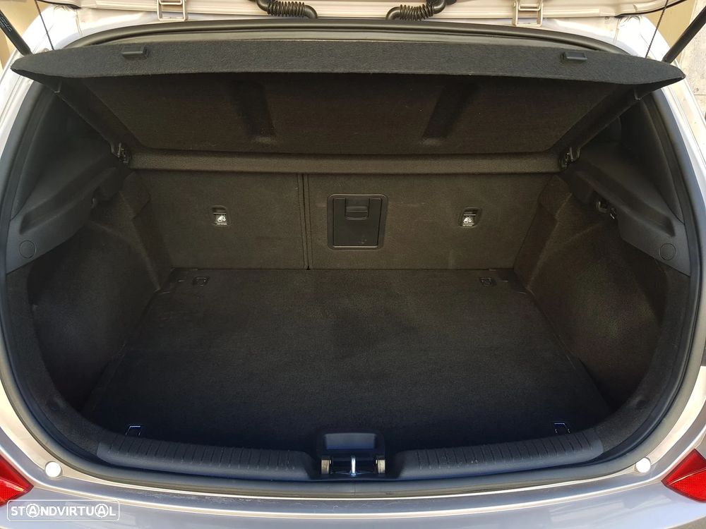 Hyundai i30 1.6 CRDi Launch Edition - 8