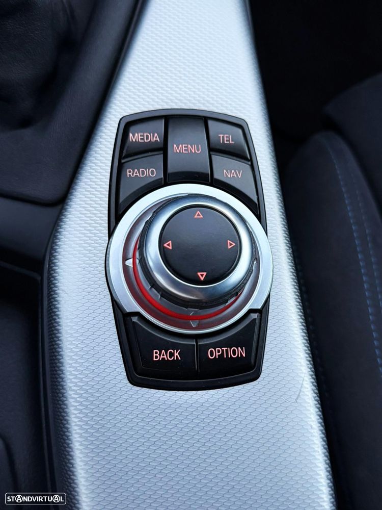 BMW 118 d Pack M - 17