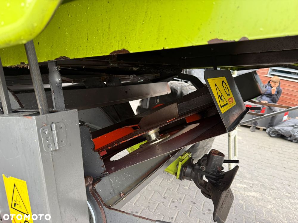 Claas MEDION 340 330  MEGA 350 320 - 32