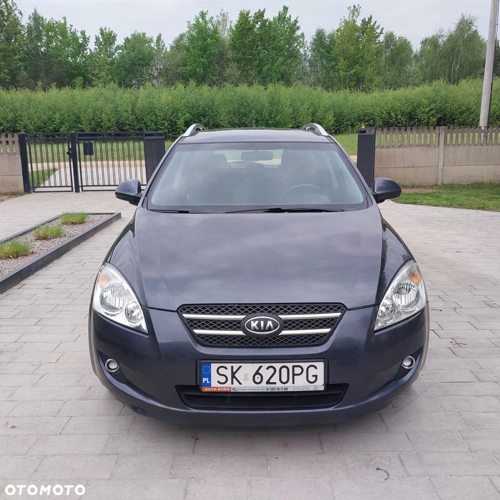 Kia Ceed - 1