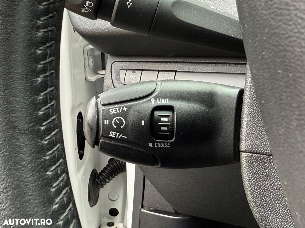 Peugeot 208 PureTech 82 Start & Stop Active - 8