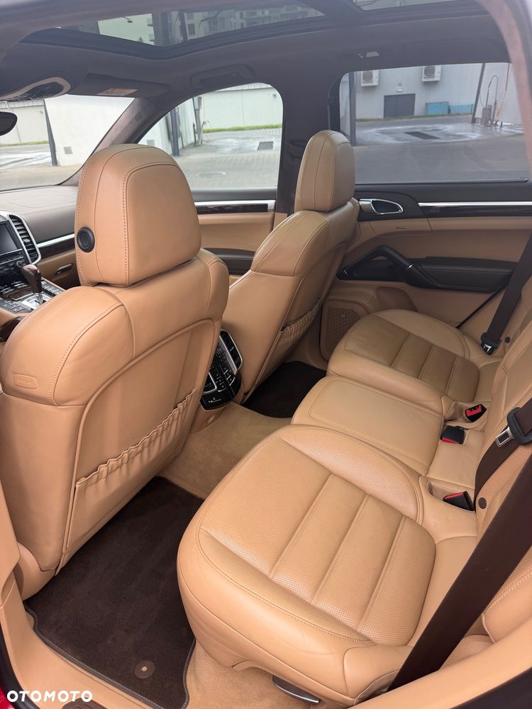 Porsche Cayenne GTS - 9