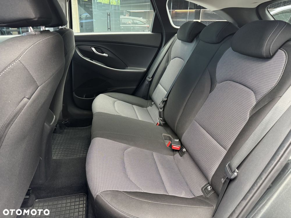 Hyundai i30 1.5 DPI Classic + - 15
