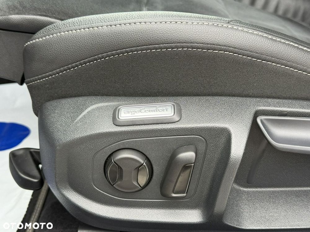 Volkswagen Arteon 2.0 TDI R-Line DSG - 22