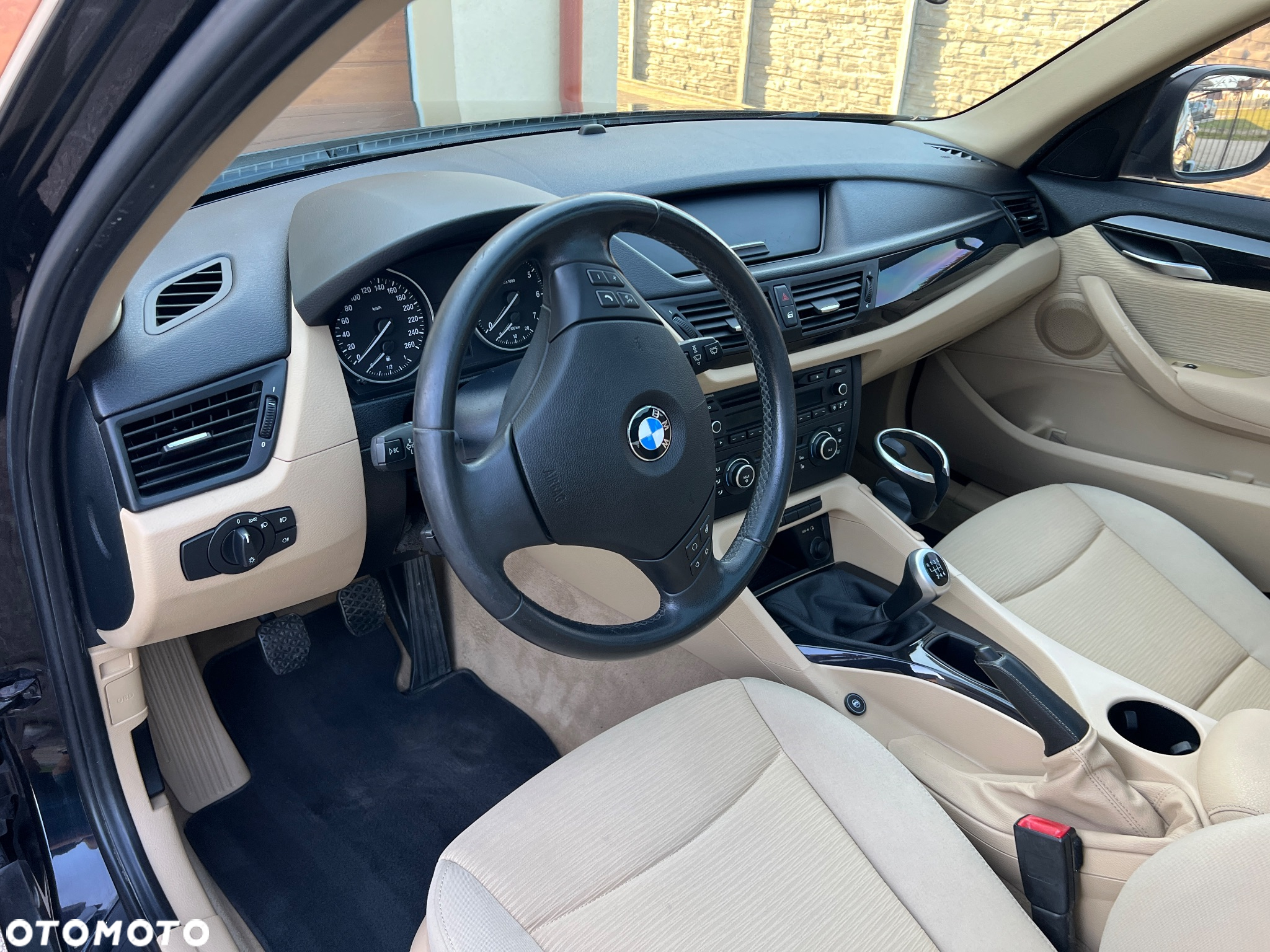 BMW X1 sDrive18i - 35