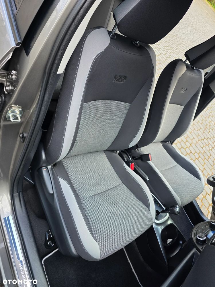 Toyota Yaris Hybrid 100 Premium - 19