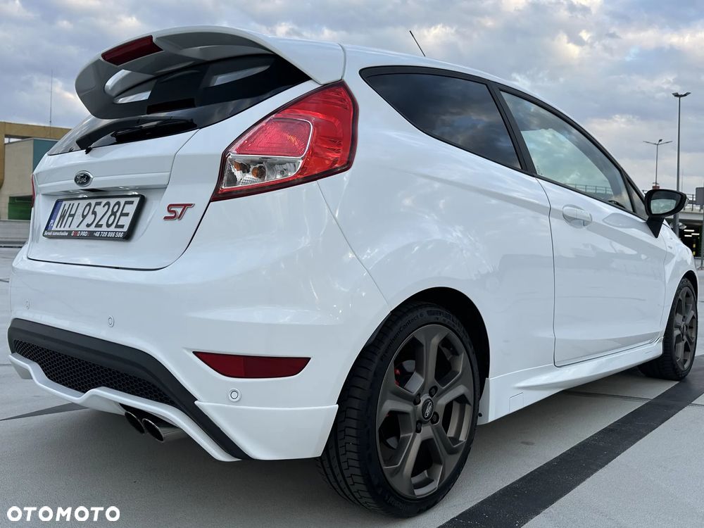 Ford Fiesta 1.6 EcoBoost ST - 4