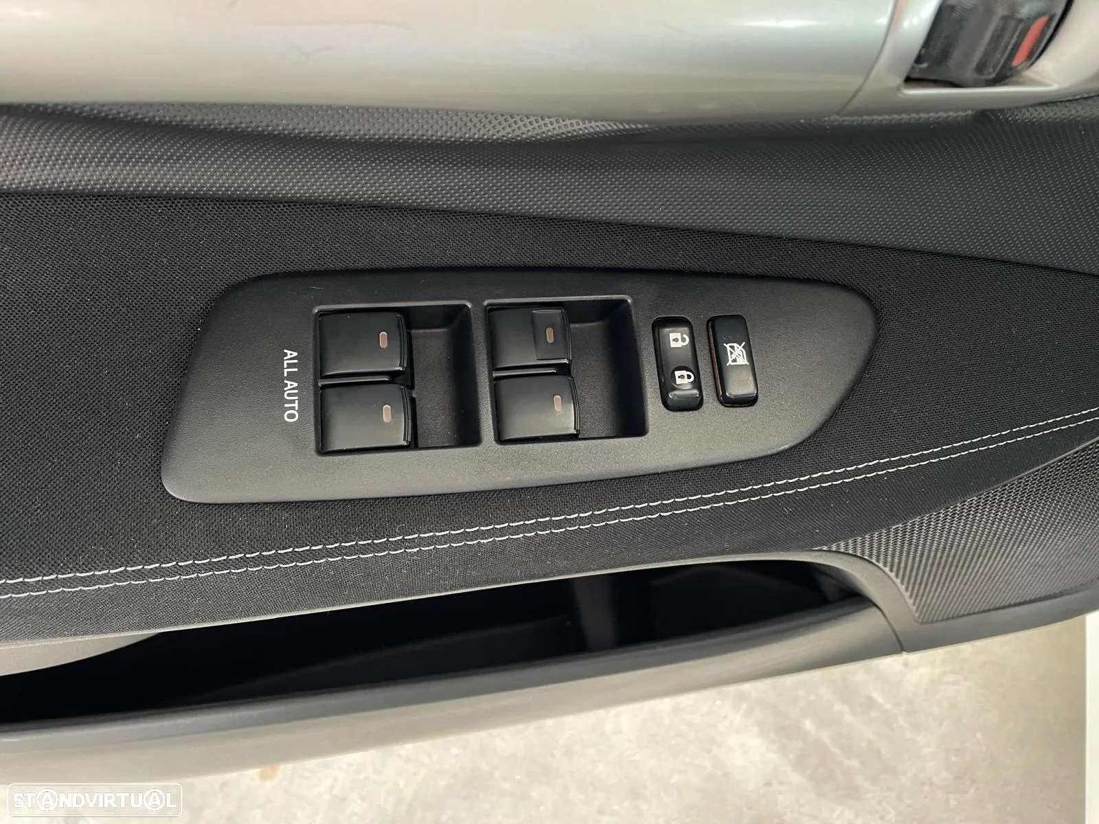 Toyota Auris 1.4 D-4D Exclusive - 21