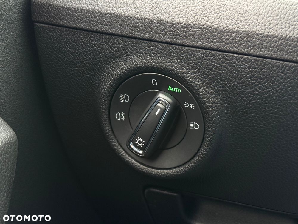 Skoda Superb 2.0 TDI SCR Ambition - 21