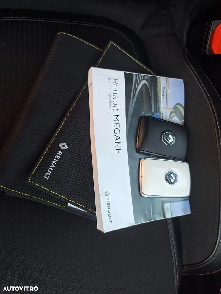 Renault Megane Grandtour E-TECH Plug-in 160 INTENS - 11