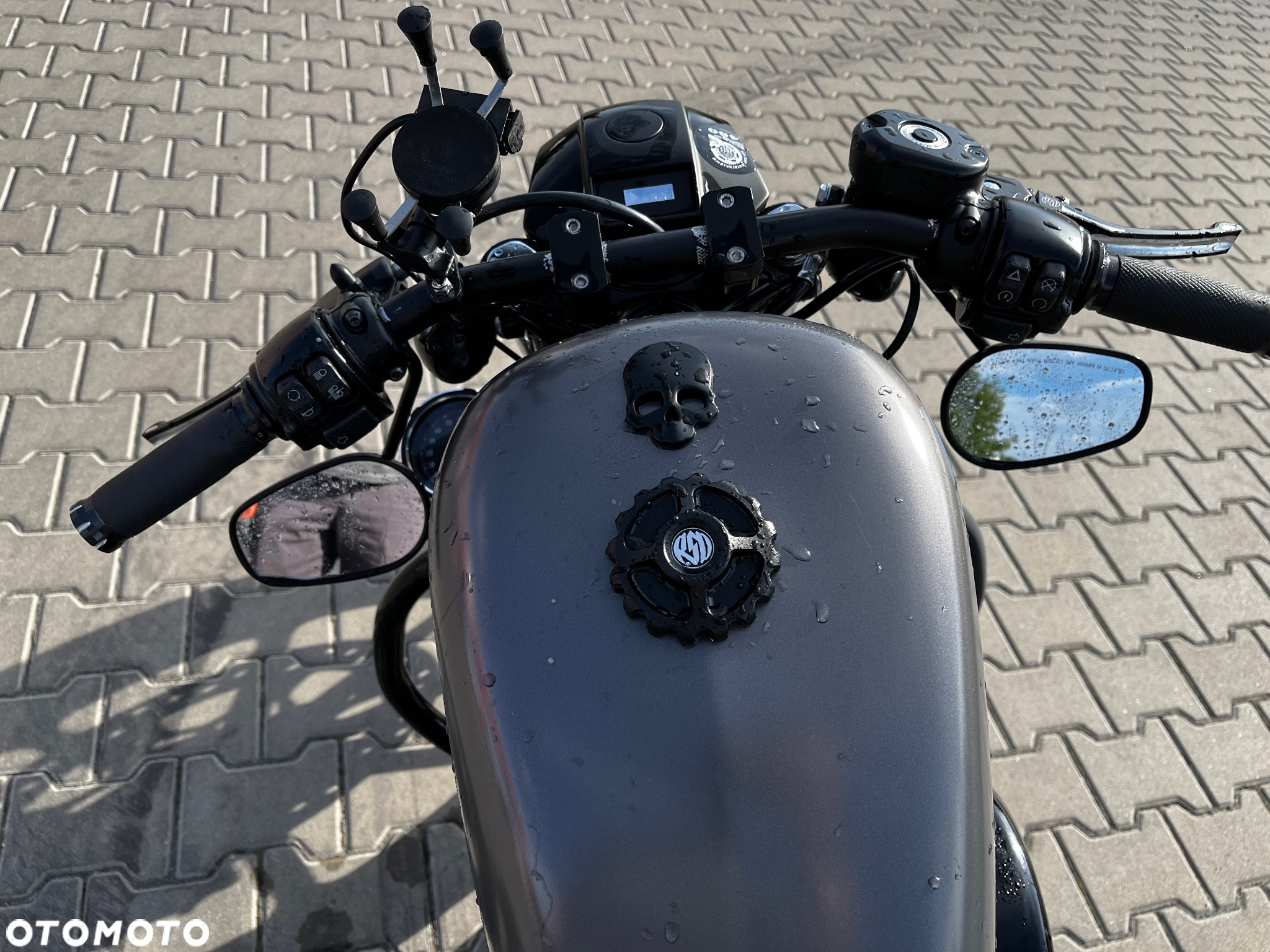Harley-Davidson Sportster Iron 883 - 8