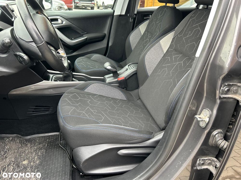 Peugeot 2008 1.6 BlueHDi Style - 16