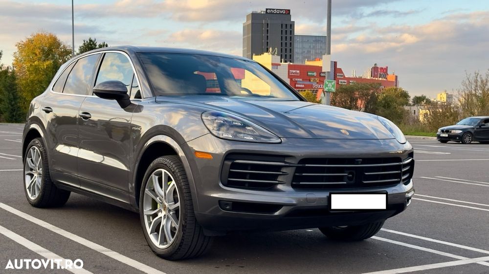 Porsche Cayenne - 1
