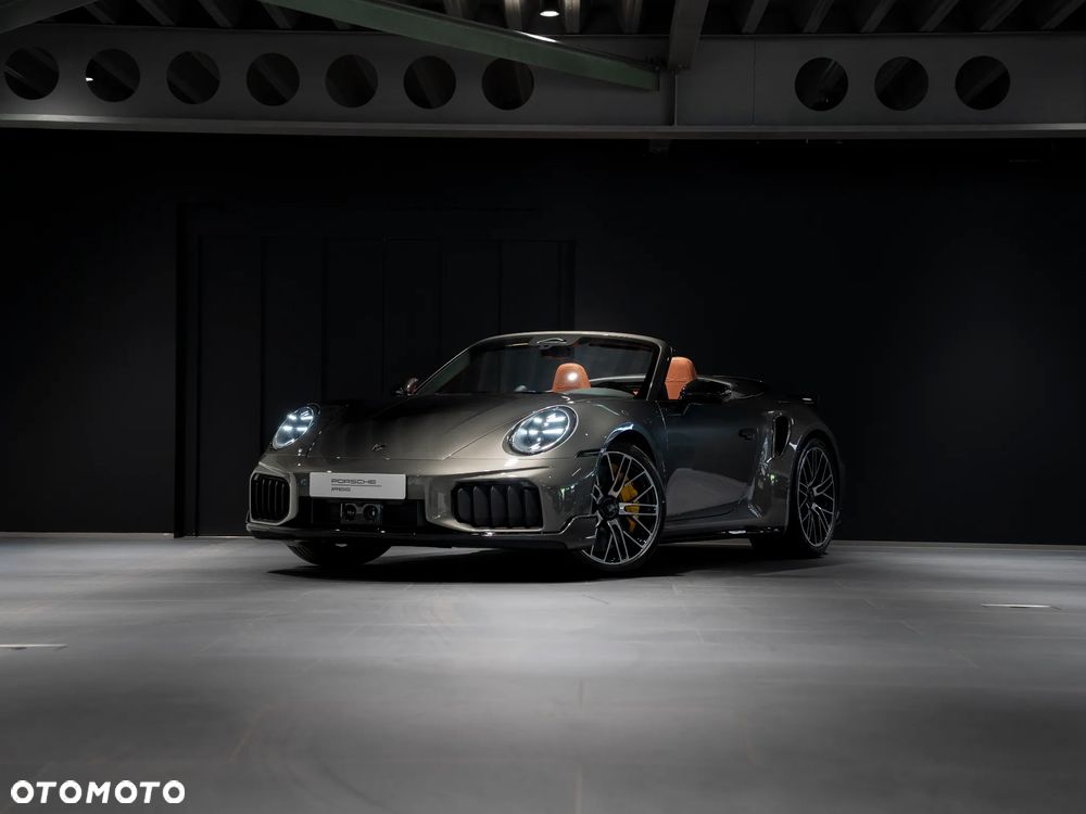 Porsche 911 Carrera Turbo S - 1